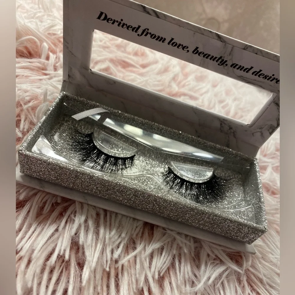 Lashes - Picture 2 of 4